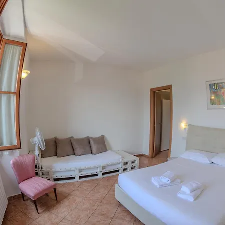 Giulia Apartment *